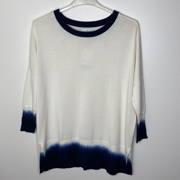 Wonderly Sweaters - NWT White with Blue Fade Ombré Sweater with Dolman Sleeves size M